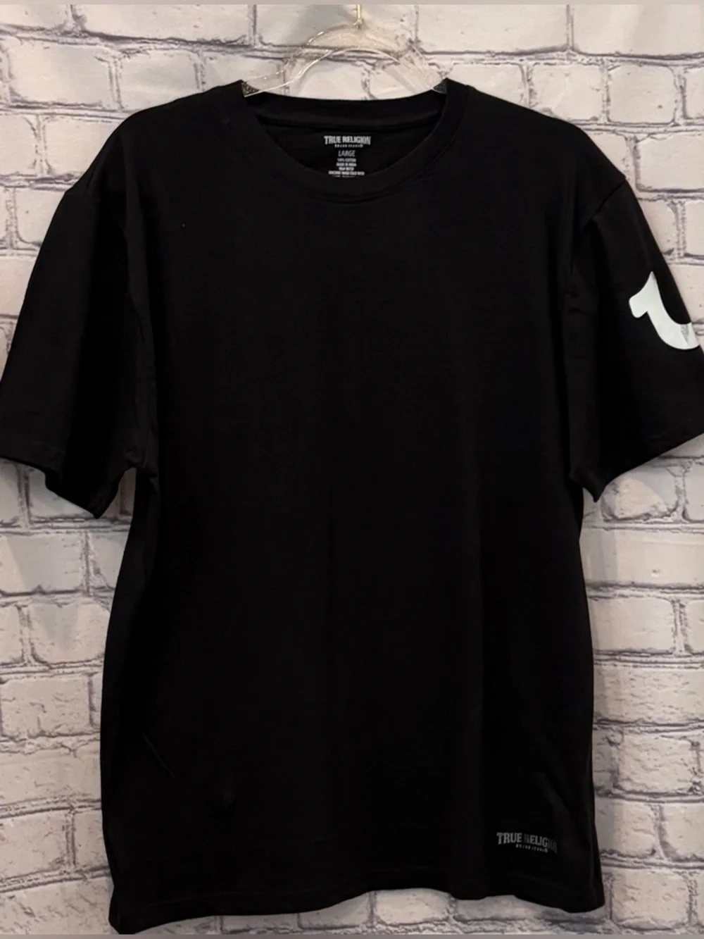 True Religion Size :L Black Short Sleeve Tee  Silver Foil Accent 100%  Cotton